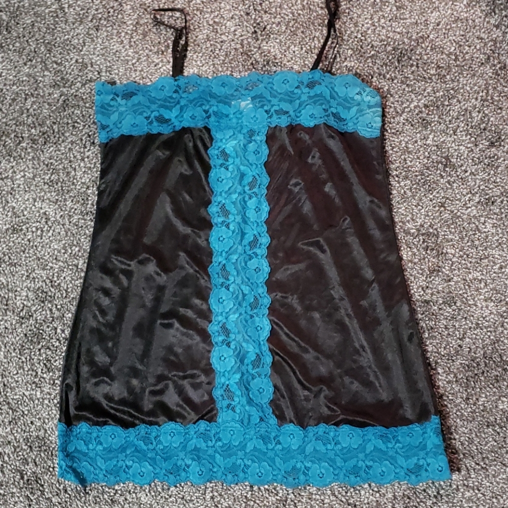 Wet seal lace top. L